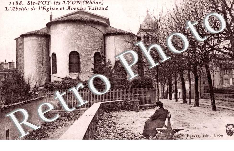 l'Abside de l'Eglise et Avenue Valioud