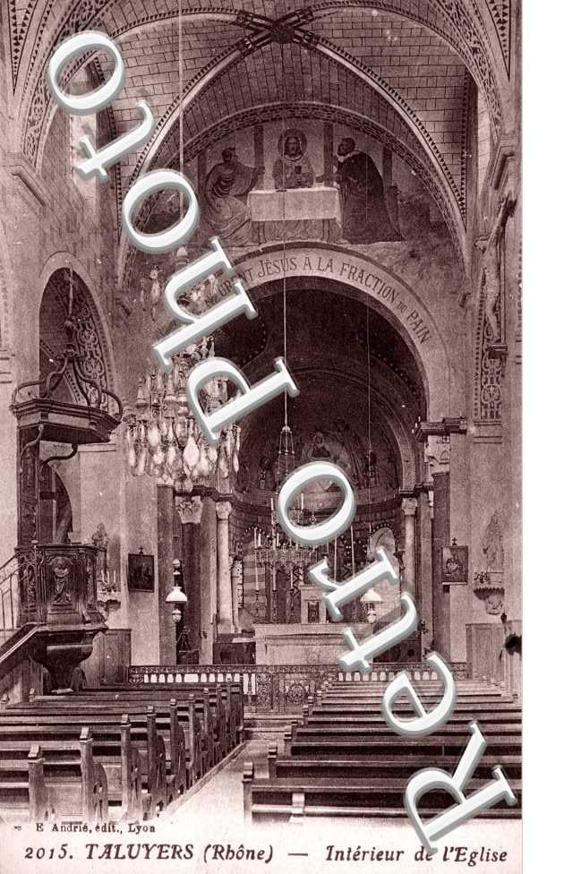 Interieur de l'eglise