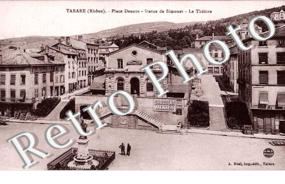 Place Denave, Statue de Simonet, le Theatre