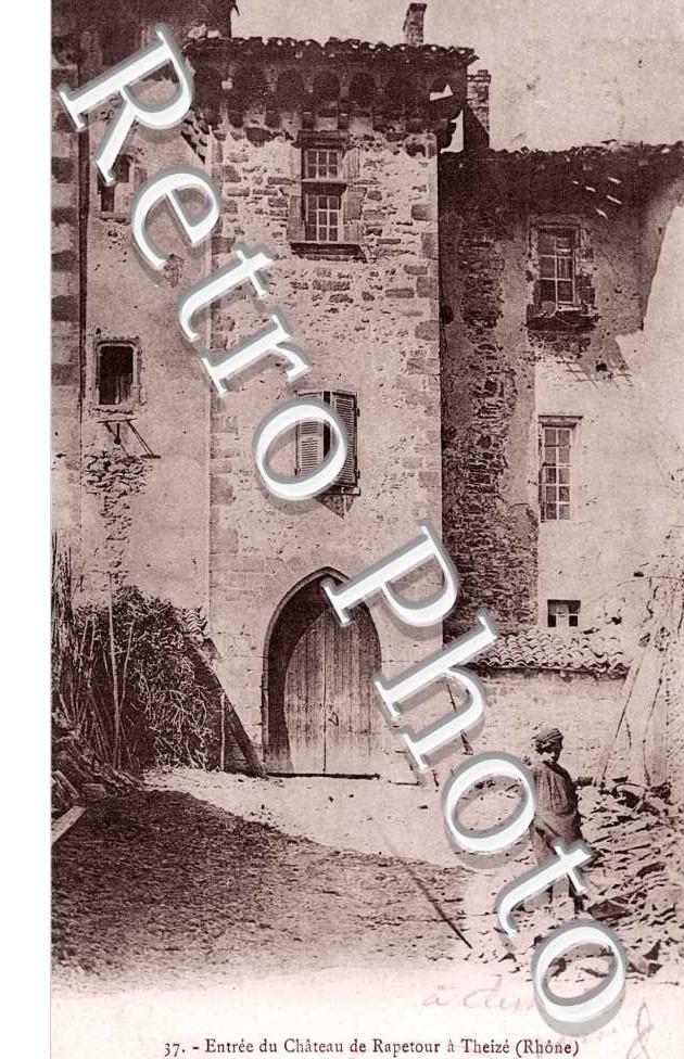 Entrée du Chateau de Rapetour