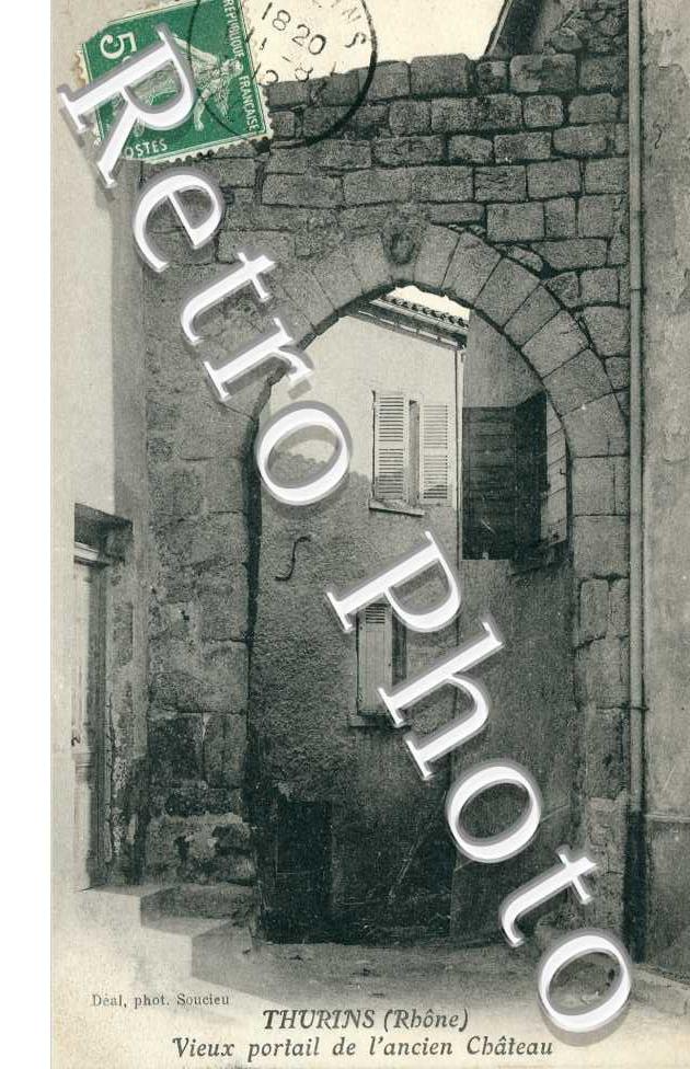 Vieux portail de l'ancien chateau