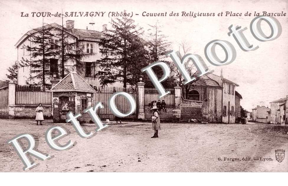 le Couvent des Religieuses et la Place de la Bascule