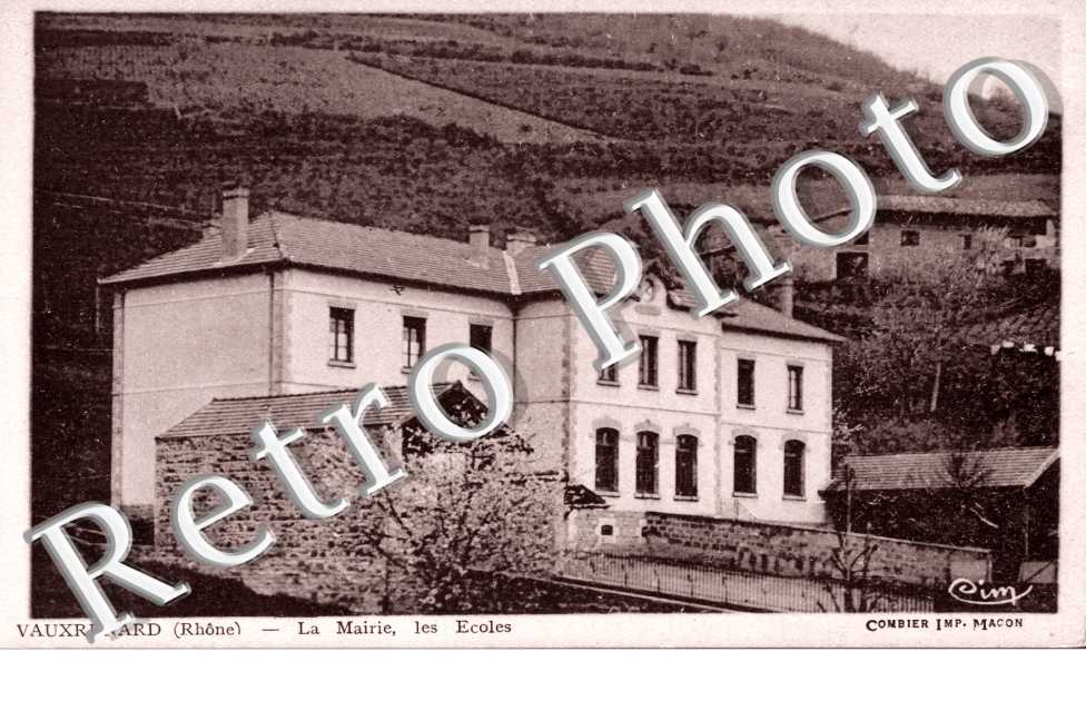 la mairie, les ecoles