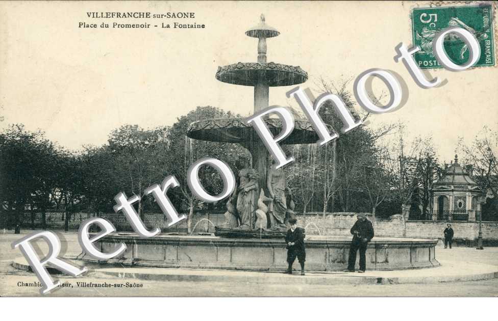Place du Promenoir, la Fontaine