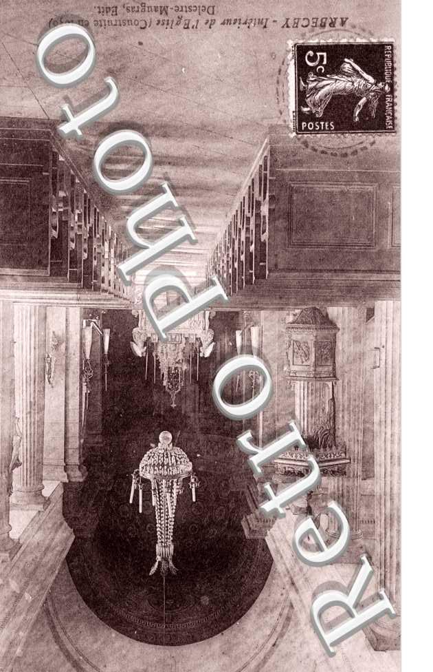 interieur de l'eglise