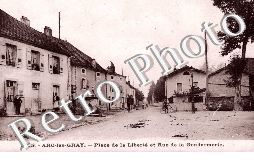 Place de la Liberte et Rue de la Gendarmerie