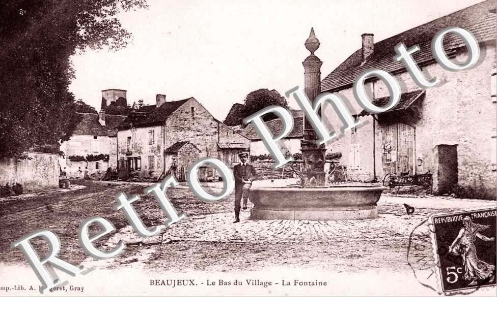 Le bas du village - La fontaine