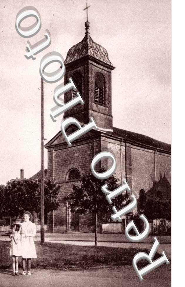 la mairie, l'ecole et l'eglise