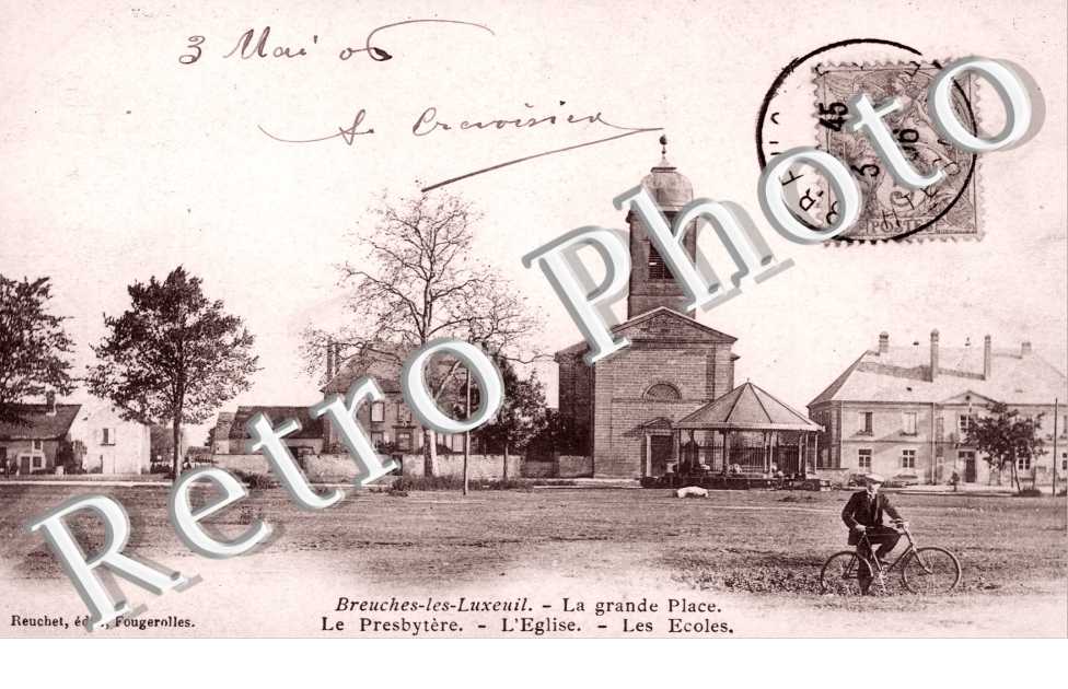 la grande place, le presbytere, l'eglise, les ecoles