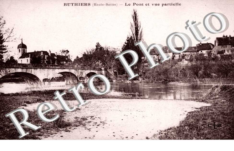 le pont et vue partielle
