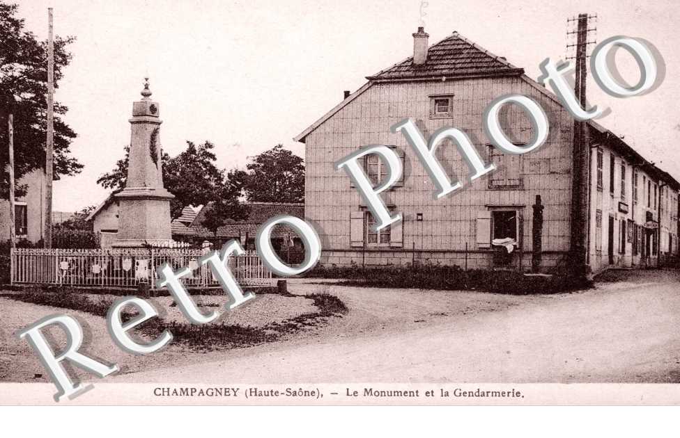 le monument et la gendarmerie
