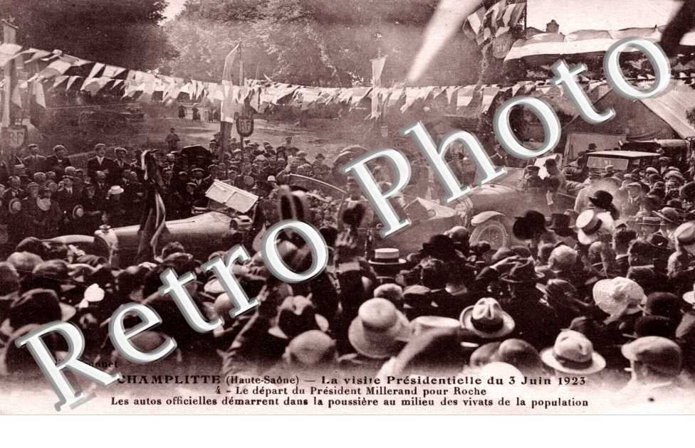 La visite presidentielle du 3 juin 1923 Le depart du president Millerand pour Roche Les autos officielles demarrent dans la poussiere