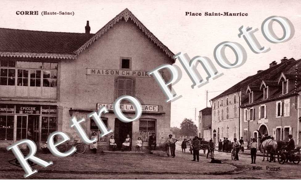 Place Saint Maurice -Maison Ch Poirot - cafe de la place