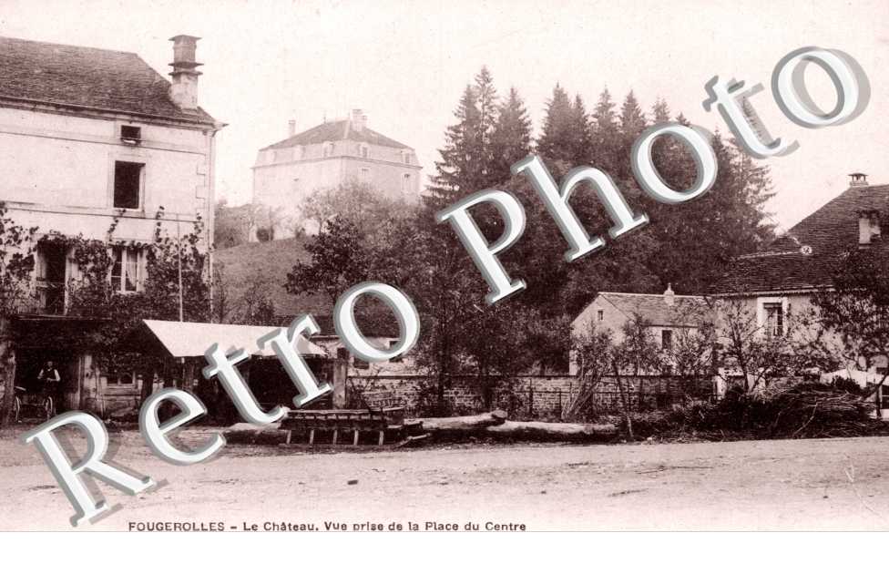 le Chateau, Vue prise de la Place du Centre