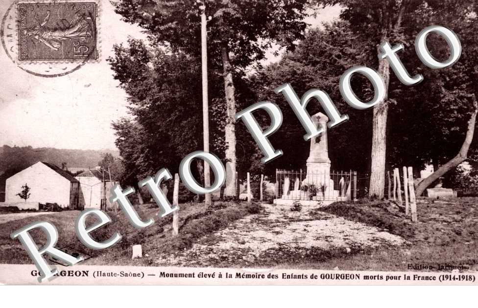 Monumeent eleve a la memoire des enfants de Gourgeon morts pour la France