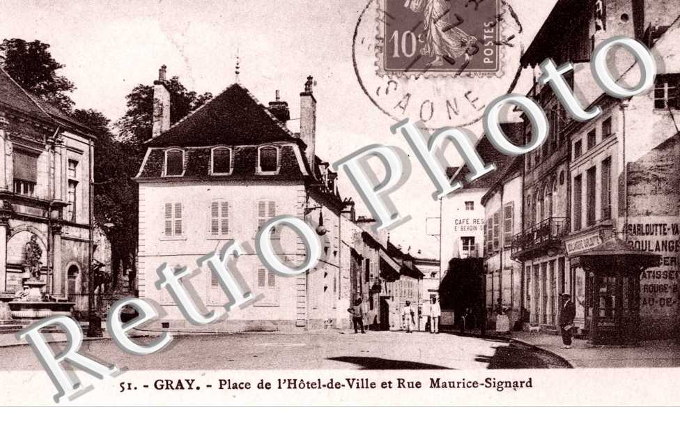 Place de l'Hotel de Ville et Rue Maurice Signard