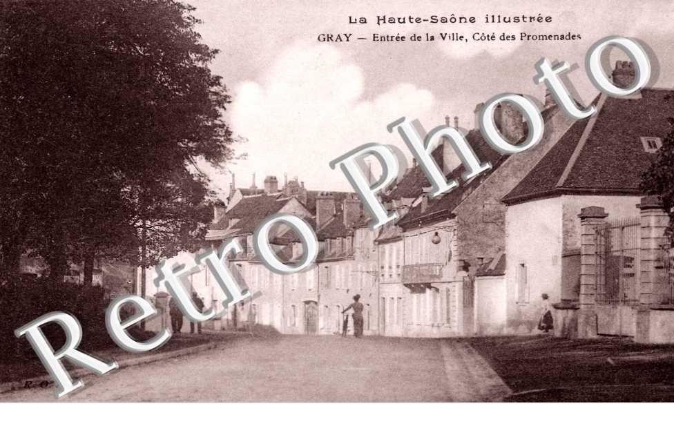 entree de la ville, cote des Promenades