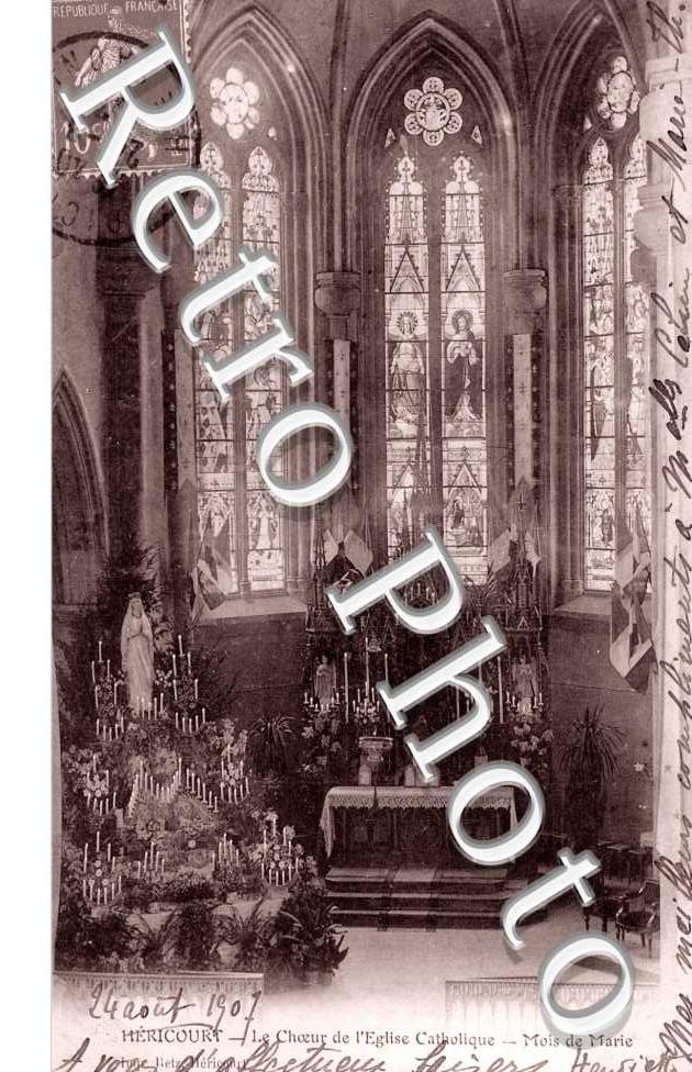 le choeur de l'eglise catholique, mois de marie