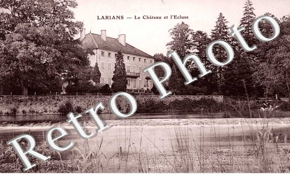 Chateau et ecluse