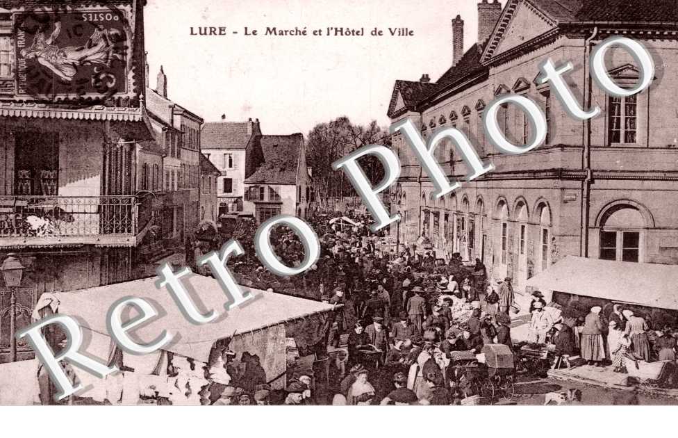 Le Marche et l'Hotel de Ville