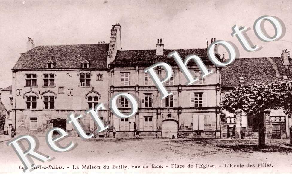 La Maison du Bailly - Place de l'Eglise - l'Ecole des Filles