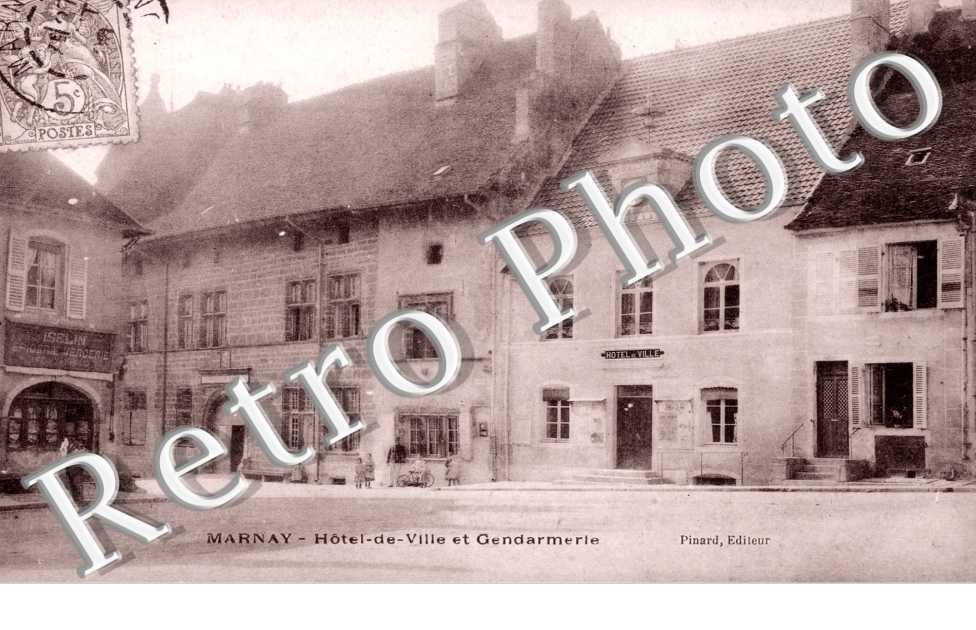 hotel de ville et gendarmerie