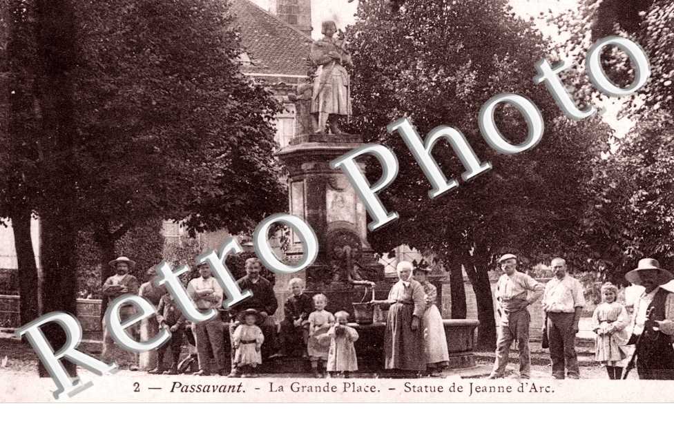 la place, statue de Jeanne d'Arc