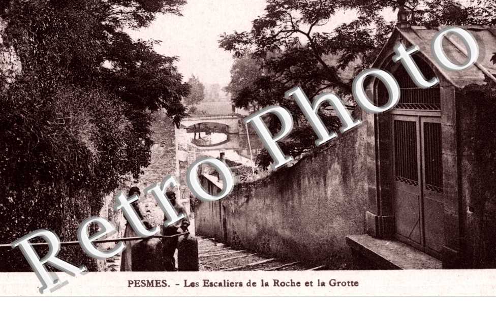 les Escaliers de la Roche et la Grotte