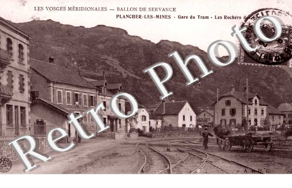 Gare du tram. les rochers des fees