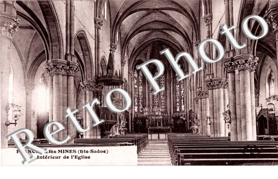Interieur de l'eglise