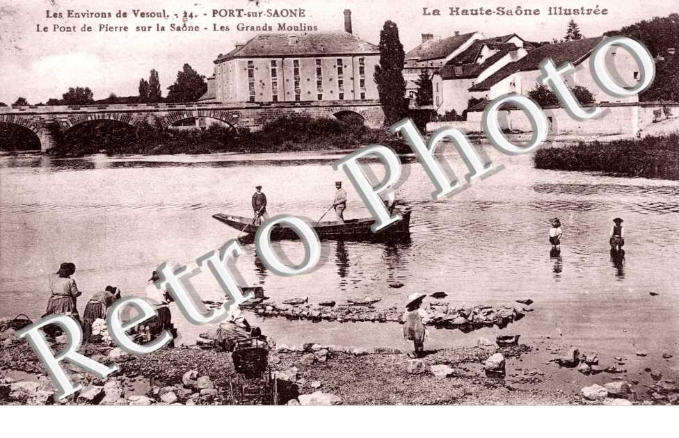 environs de vesoul. Le pont de Pierre sur la saone. Les grands Moulins