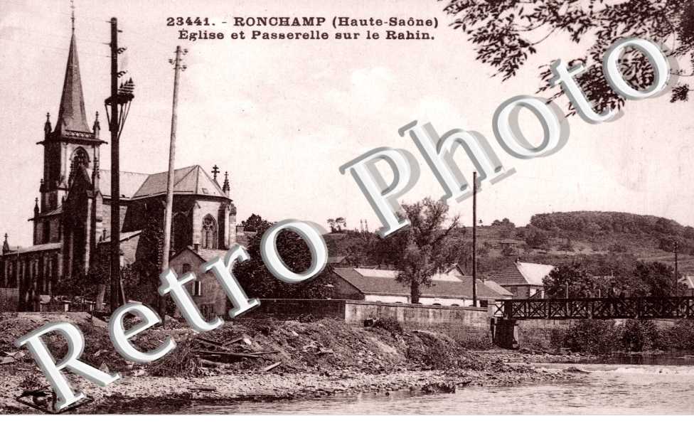Eglise et Passerelle sur le Rahin