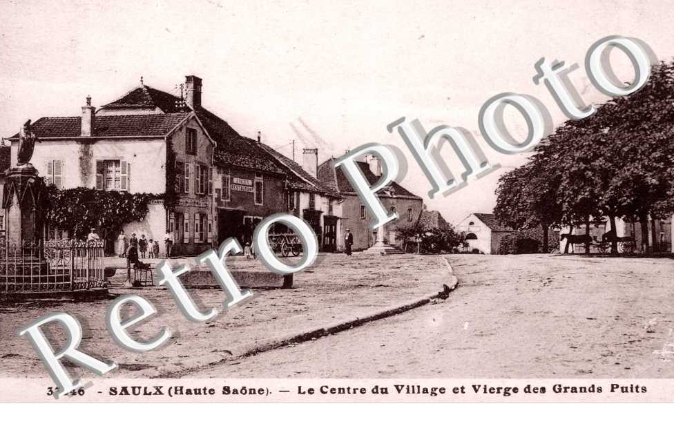 le Centre du Village et Vierge des Grands Puits