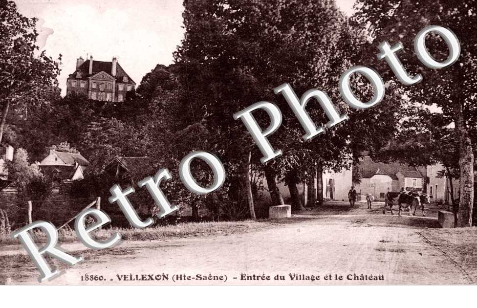 Entree du village et le chateau