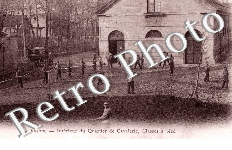 Interieur du Quartier de Cavalerie - classes a pied