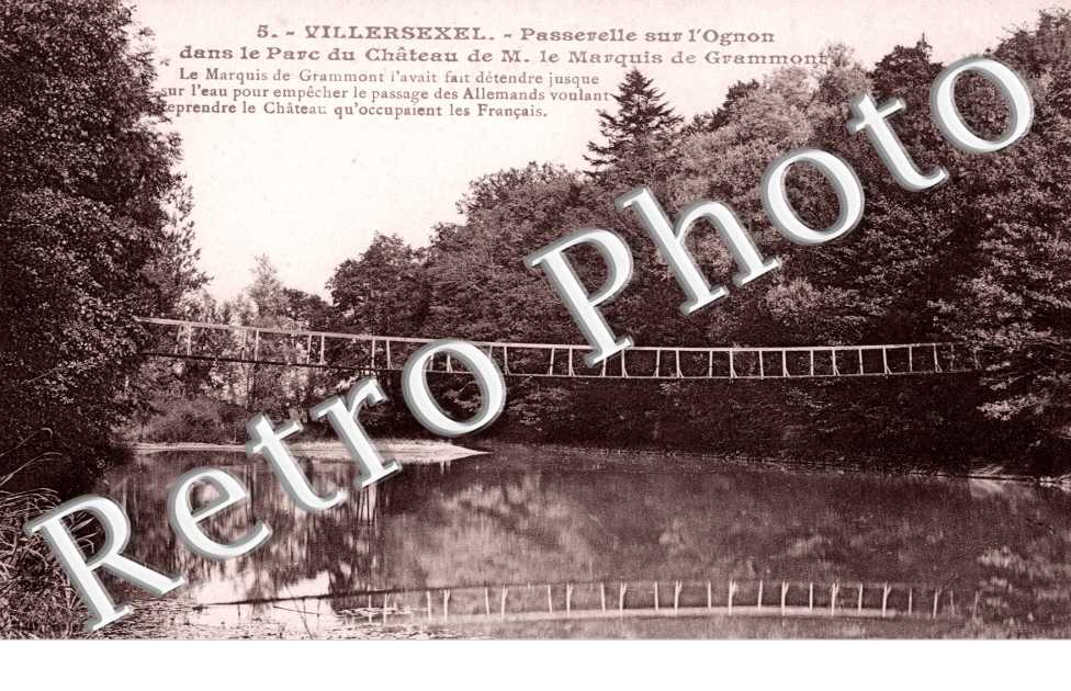 Passerelle sur l'Ognon dans le Parc du Chateau