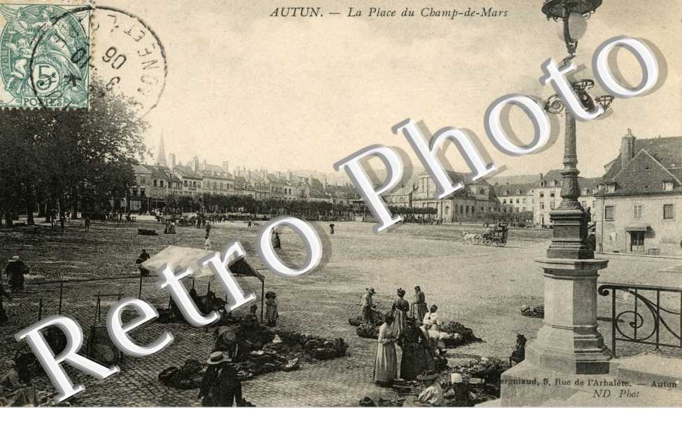 la Place du Champ de Mars