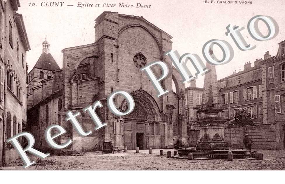 Eglise et Place Notre Dame