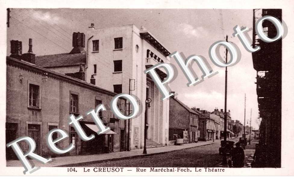 Rue Marechal-Foch, le Theatre