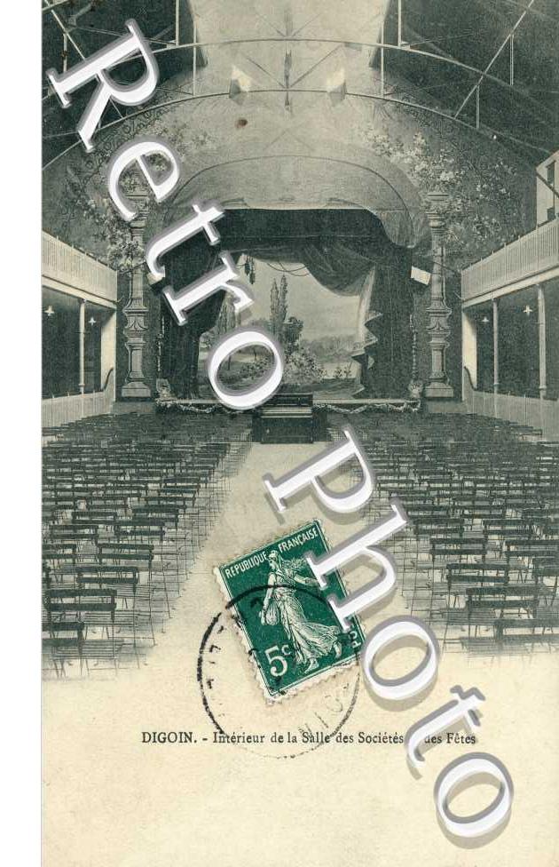 Intérieur de la Salle des Sociétés et des Fêtes