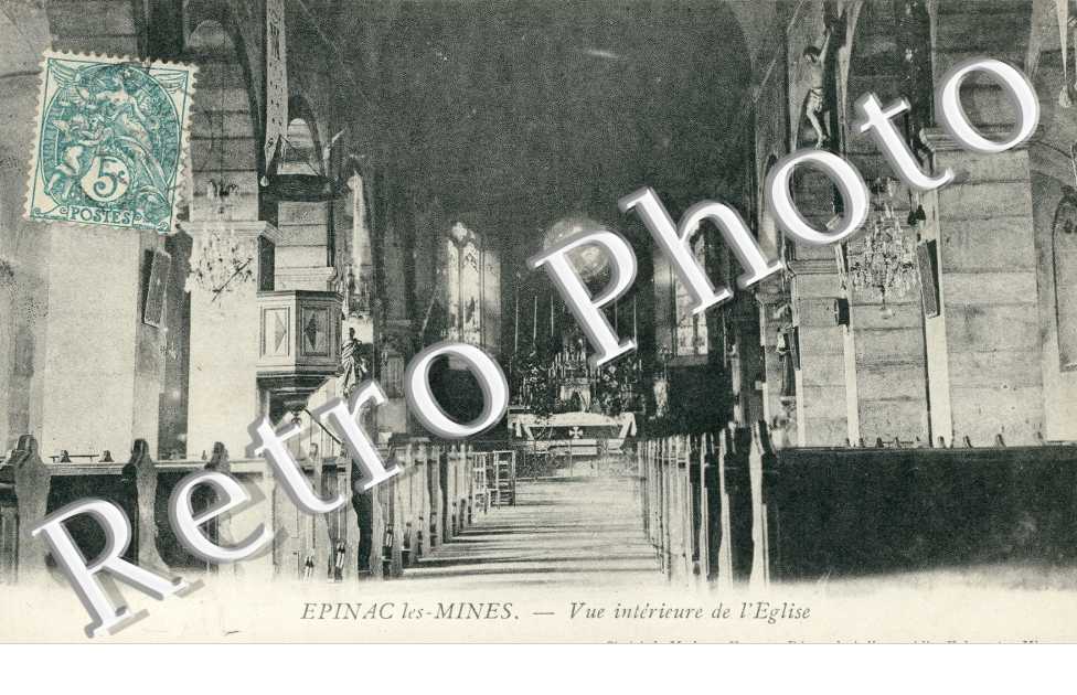 Interieur de l'eglise