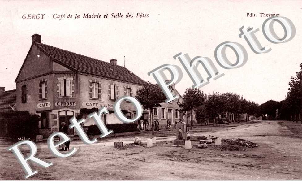 cafe de la mairie et salle des fetes