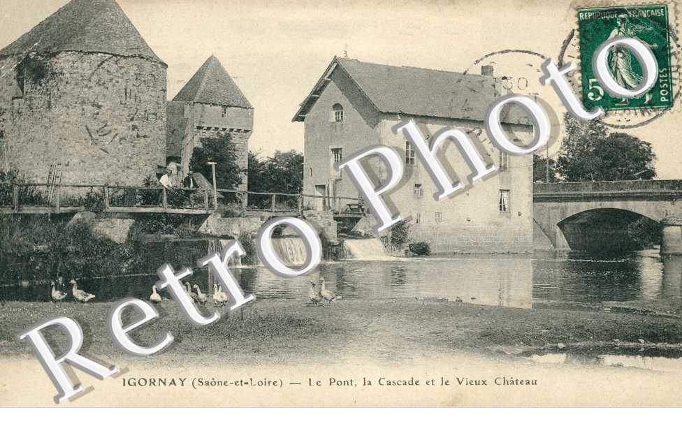 Le pont, la cascade et le vieux chateau