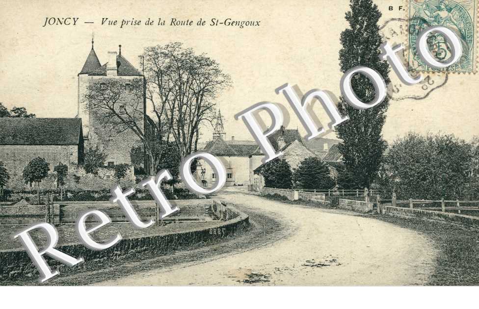 Vue prise de la route de St Gengoux