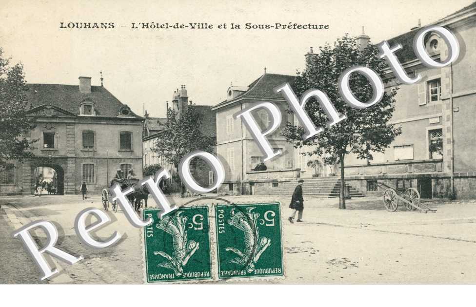l'hotel de ville et la sous prefecture