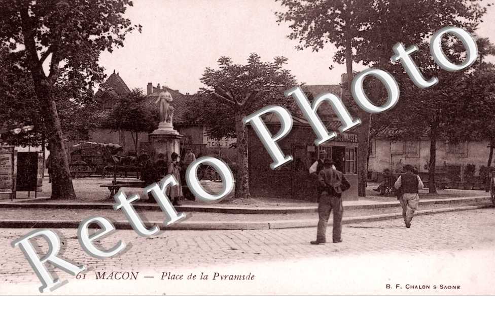 Place de la Pyramide
