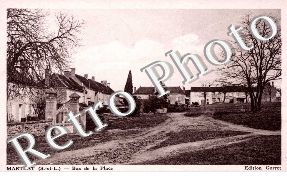 bas de la place