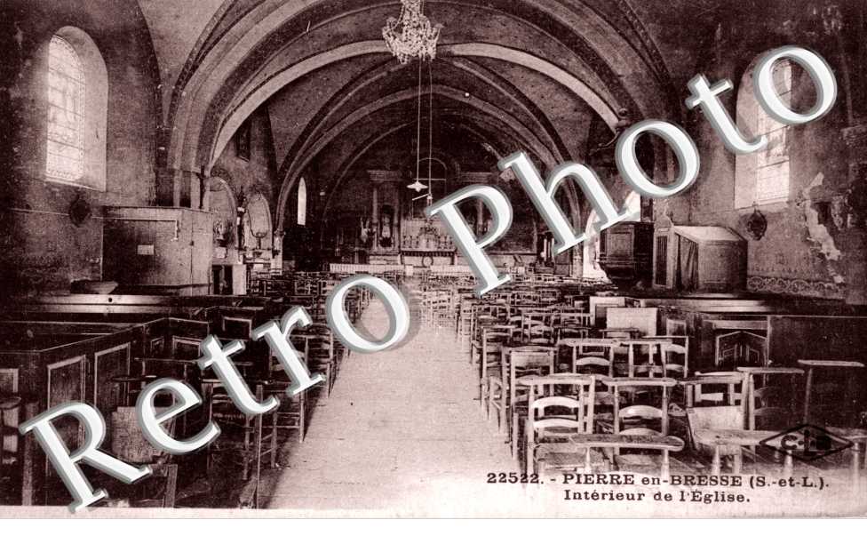Interieur de l'eglise