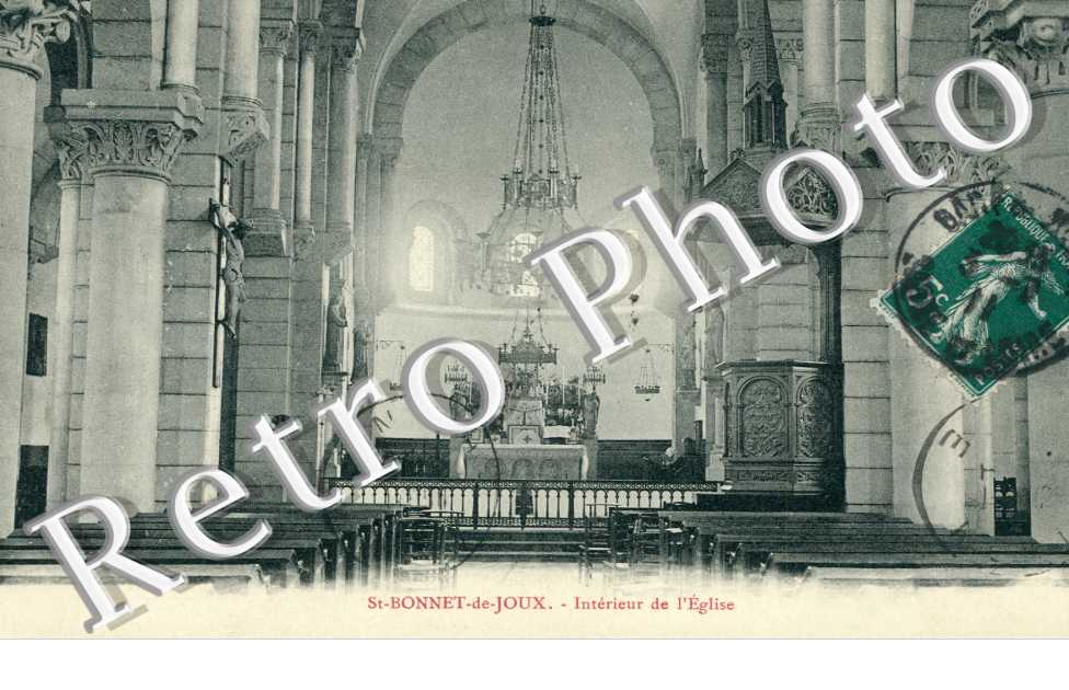 Interieur de l'eglise