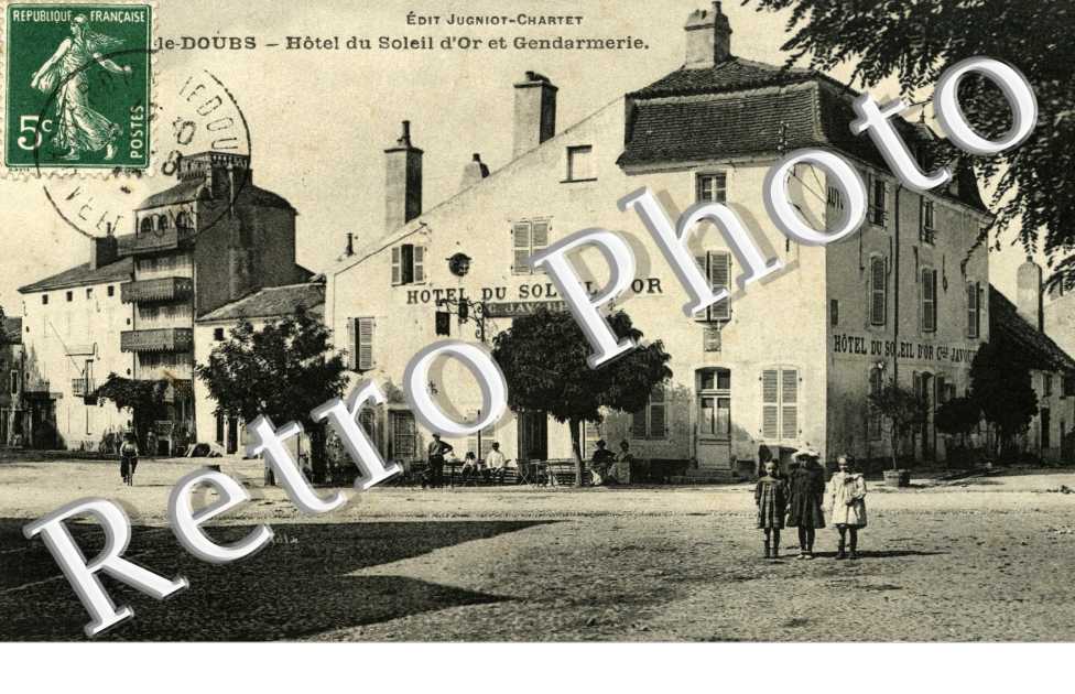 hotel du Soleil d'Or et gendarmerie